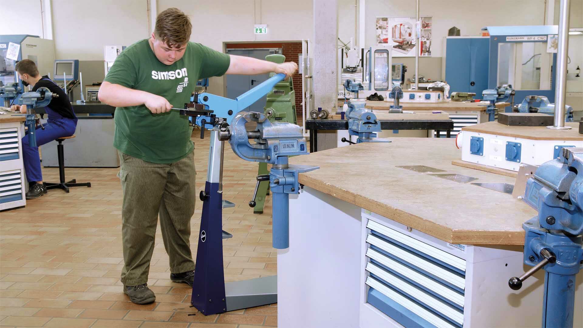 Ausbildung mit dem ECKOLD Handformer an der BBS II Osterode - Berufsfachschule Metall